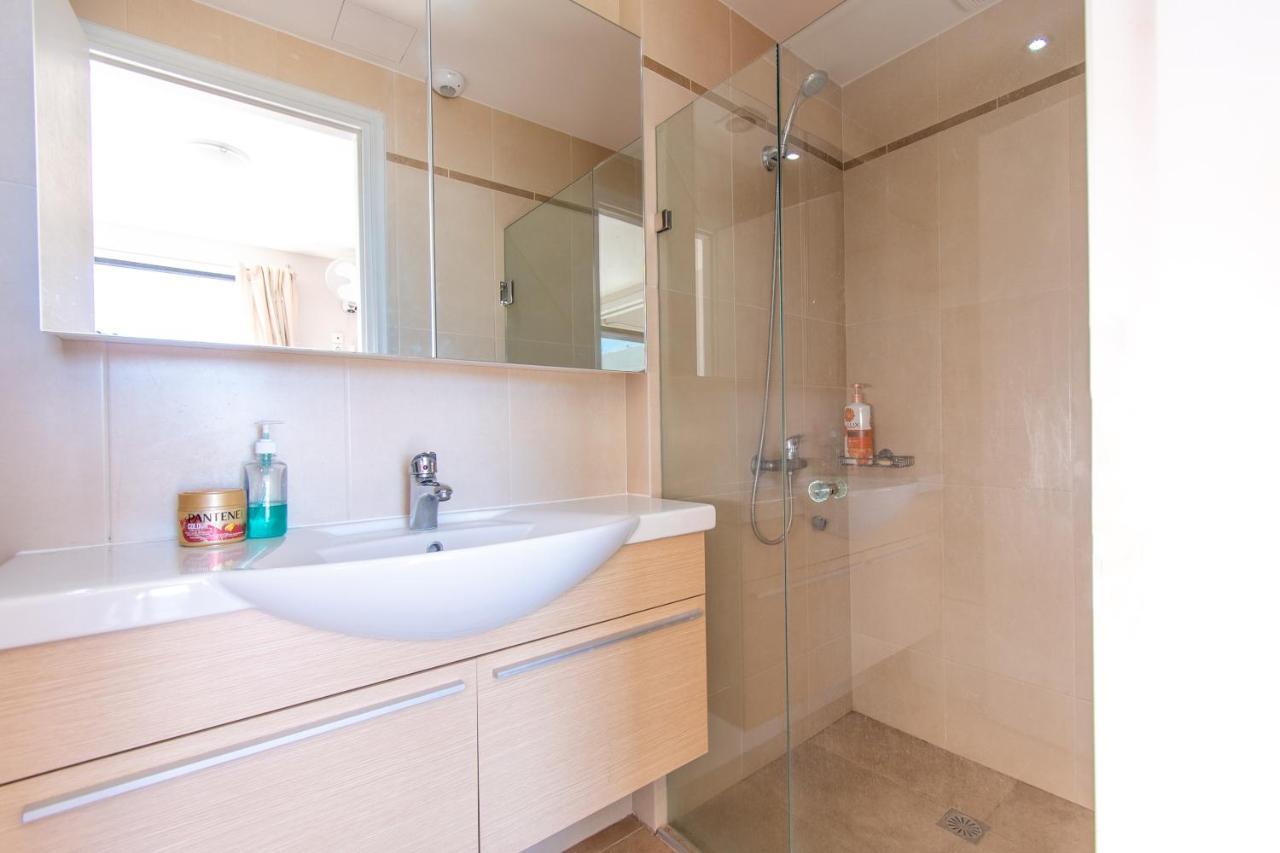 Lavish & Spacious Apt With Stunning Seaview, 10 Min Ath Airport Artemida  Buitenkant foto